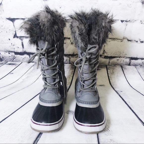 Sorel Shoes - SOREL JOAN OF ARTIC GRAY & BLACK BOOTS Sz 6.5